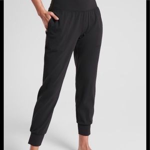 Athleta Jogger Recycled Polyester pants size 8
